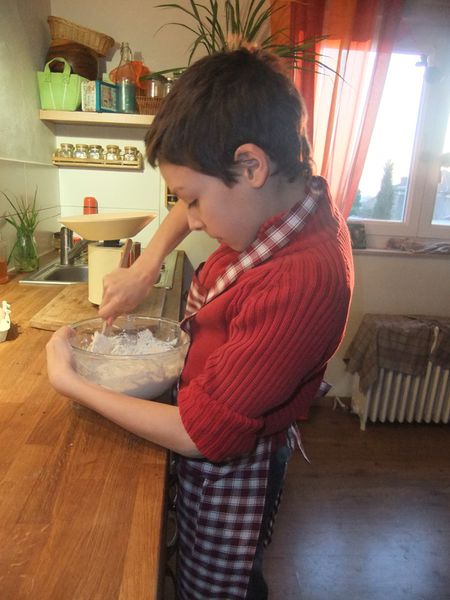 Raphaël fait du pain brioché (2)
