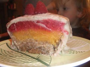 Gâteau d'anniversaire tout cru