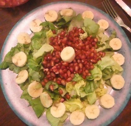 Salade verte, banane et grenade : juste divin !