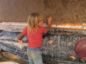 Les enfants aident... ou ralentissent :-)   Les aléas du chantier !