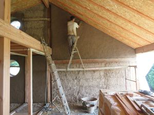 Autoconstruction - Les enduits de finition terre