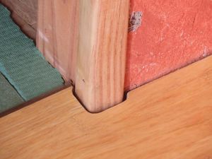 Quelques découpes pour suivre les murs et les poteaux...