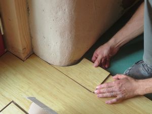 Quelques découpes pour suivre les murs et les poteaux...